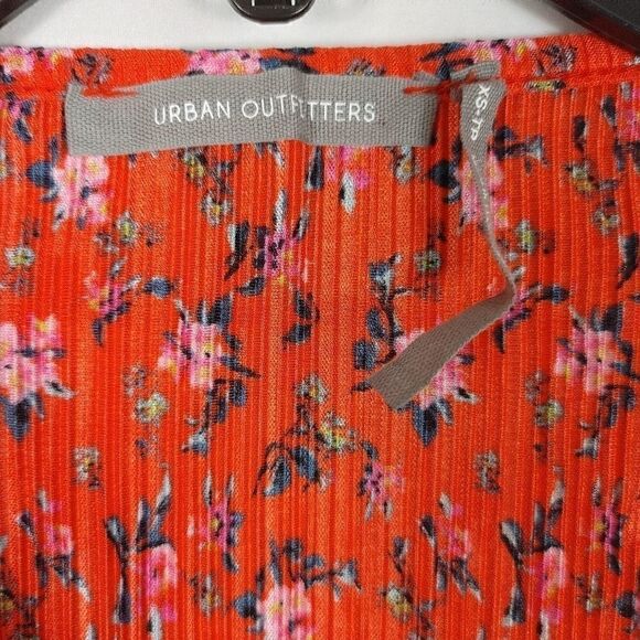 Urban Outfitters Women's Red Dainty Floral Print S - Picture 8 of 10